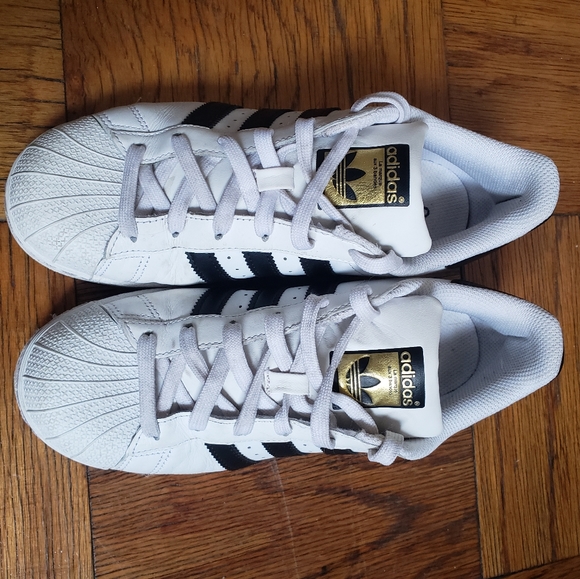Adidas Superstar Sneakers - size 7 - Picture 12 of 12